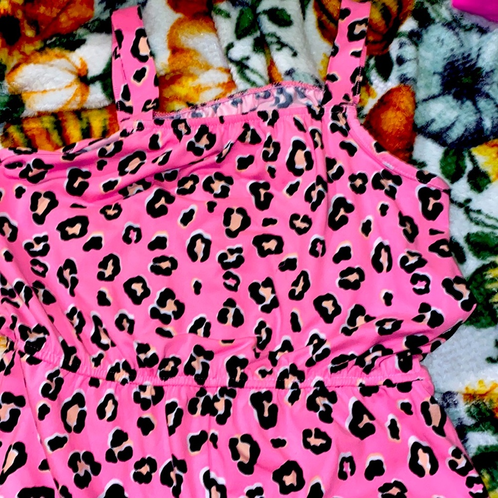 Never worn still has tags on it